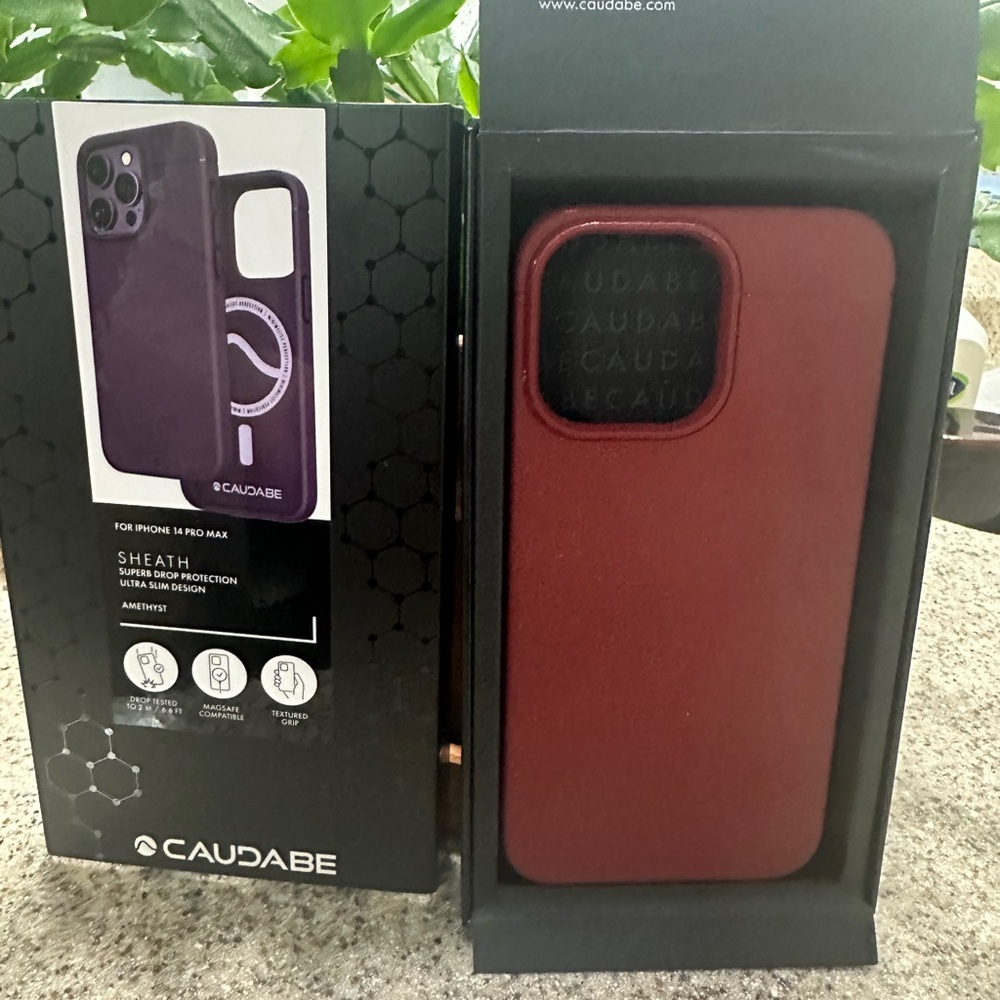 Caudabe Sheath Burgundy Phone Case for iPhone 14 Pro Max NWOT - Picture 3 of 7